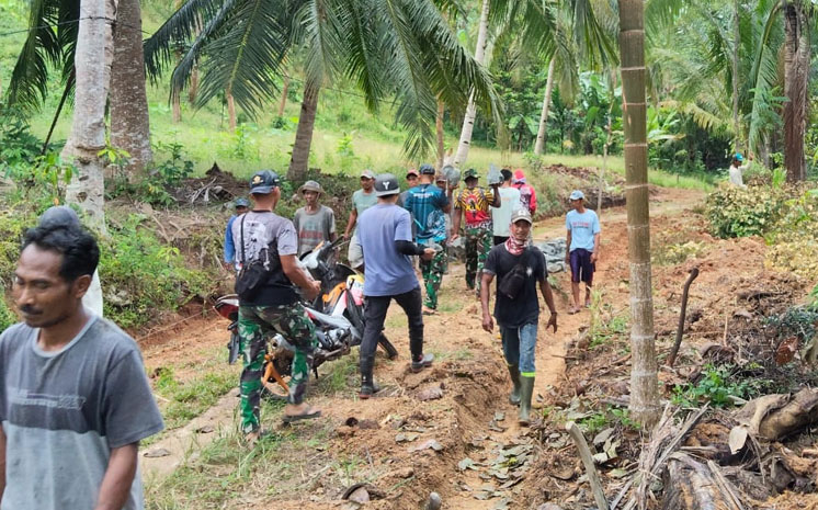 Akses Makin Mudah, TMMD ke-124 Kodim 0422/LB Bangun Jalan di Pekon Pemerihan