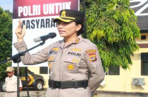 Kapolres Lampung Timur Pimpin Apel Pagi, Ingatkan Personel Waspada Cuaca Ekstrem