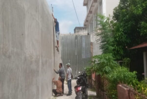 Pak Bupati Tembok Setinggi 4,14 Meter Berdiri Kokoh Di Kisaran Diduga Tak Memiliki PBG