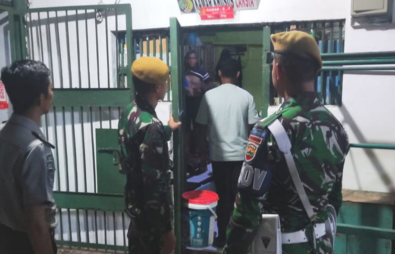 Berantas Narkoba Dan HP, Lapas Pekanbaru Bersama TNI Lakukan Razia, Begini Hasilnya