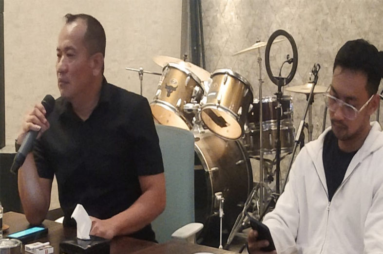 Kasi Intel Korem 031 WB Letkol Fransiskus HG Ngopi Bareng Bersama Awak Media