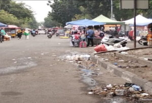 Pak Walikota, Pedagang Kuliner Jalan Cut Nyak Din Pekanbaru Mengeluh Karena Sampah. Begini Keluhannya