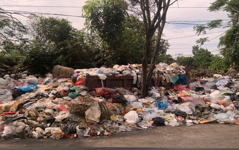 Pekanbaru Berubah Jadi Kota Sampah, Warga Mengeluh Bau Busuk Yang Menyengat