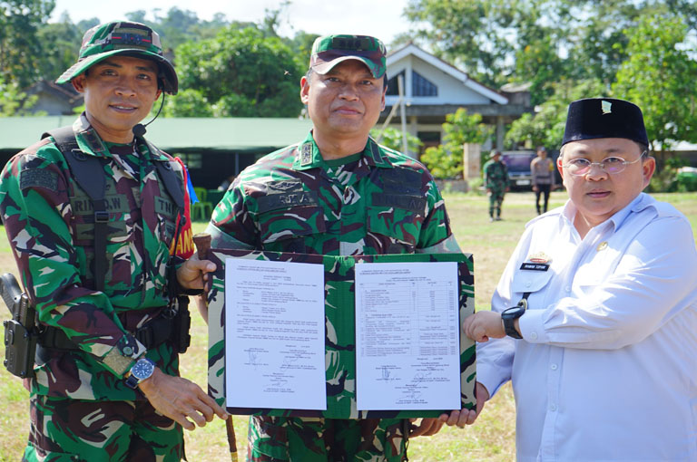 TMMD Ke - 124 Kodim 0422 / Lampung Barat Resmi Ditutup, Bukti Nyata Kemanunggalan TNI Dan Rakyat