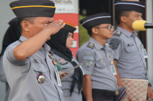 Apel Pagi Lapas Kelas IIA Pekanbaru, Pemimpin Apel Himbau Untuk Tetap Semangat Dalam Bertugas