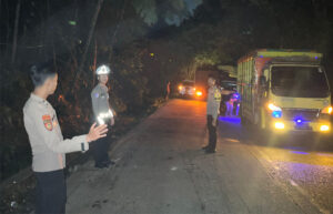 Polsubsektor Selendang Mayang Laksanakan Patroli KRYD Di Kawasan Hutan TNBBS, Ciptakan Rasa Aman untuk Pengguna Jalan