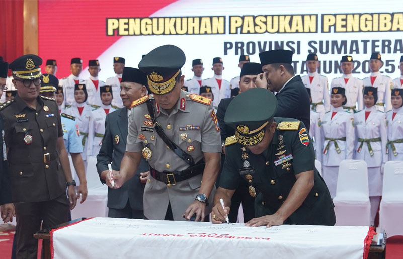 Inspektorat Kodam l/BB Brigjend TNI Josafath M. RD Hadiri Pengukuhan Paskibraka Provinsi Sumut