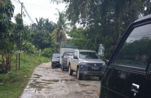 Warga Rumbai Keluhkan Jalan Rusak Sepanjang 1 KM, Walikotanya Hanya Berjanji