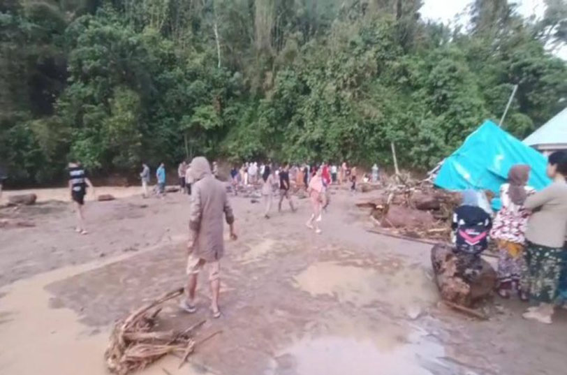 Banjir Bandang Terjang Desa Tanjung Harapan Oku Selatan, 3 Warga Dinyatakan Tewas
