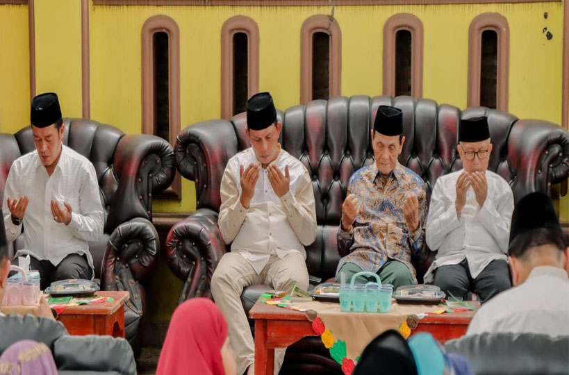 Gelar Doa Bersama Peringati 100 Hari Berpulangnya Ayahanda Bupati Dedi Irawan
