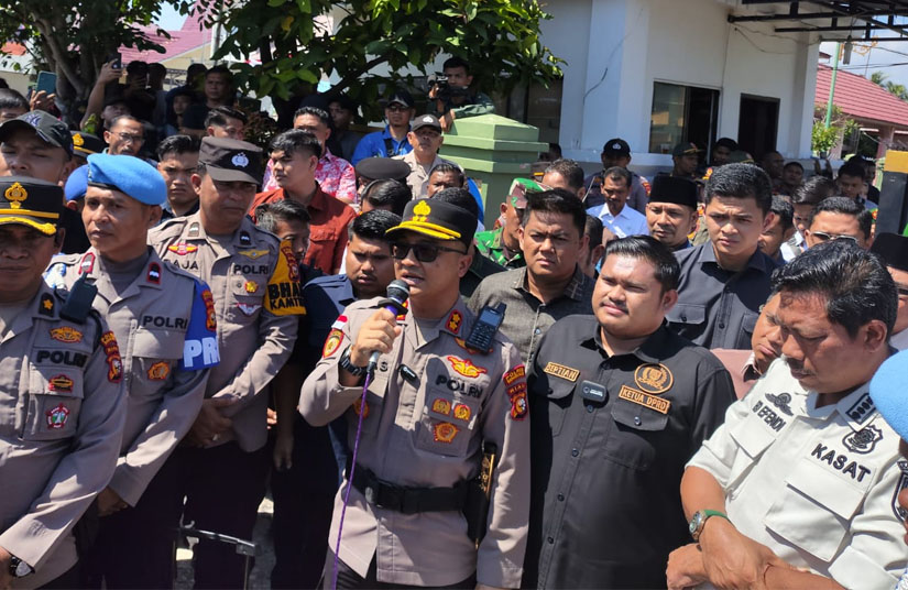 Kelompok Mahasiswa “GERAM” Geruduk Kantor DPRD Bengkalis.