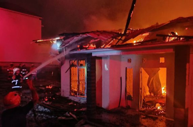 Mahasiswi Di Pekanbaru Tewas Terbakar, Rumah Permanen Dilalap Sijago Merah
