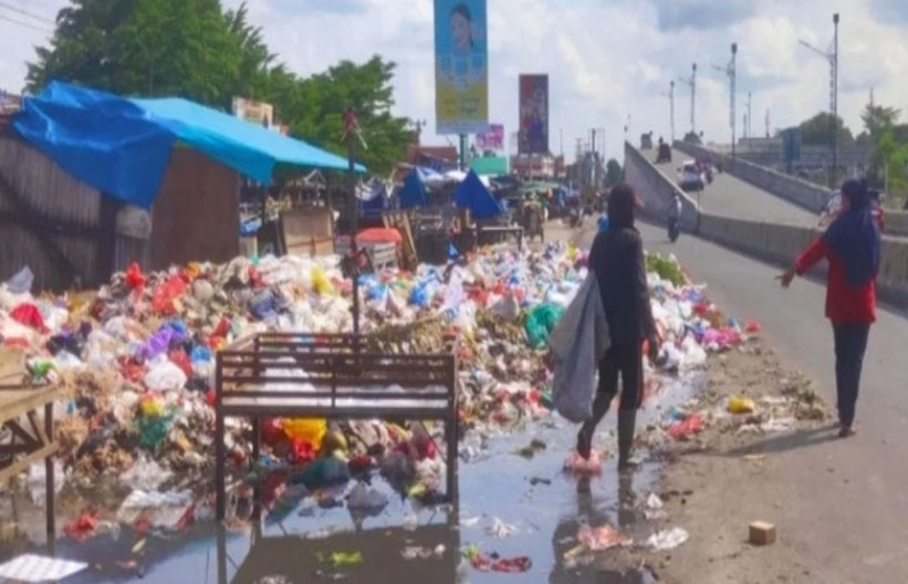 Pekanbaru Mulai Dihiasi Kembali Dengan Tumpukan Sampah, Wali Kota Tegaskan Camat Untuk Awasi Kinerja LPS