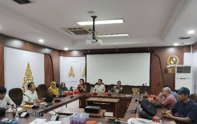 Terkait Banjir, Warga Labuh Baru Barat Datangi Komisi IV DPRD Kota Pekanbaru