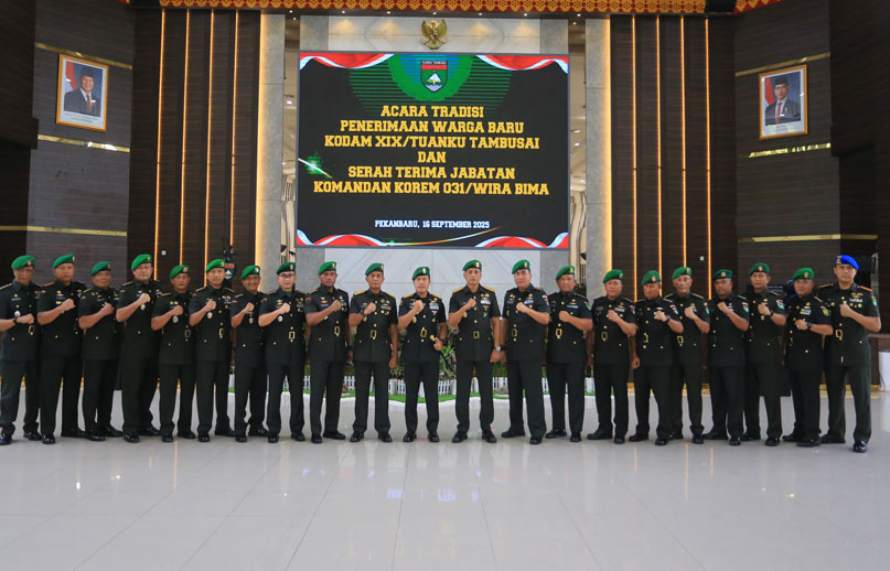 Tradisi Penerimaan Warga Baru Kodam XIX/Tuanku Tambusai Dan Sertijab Danrem 031/Wira Bima