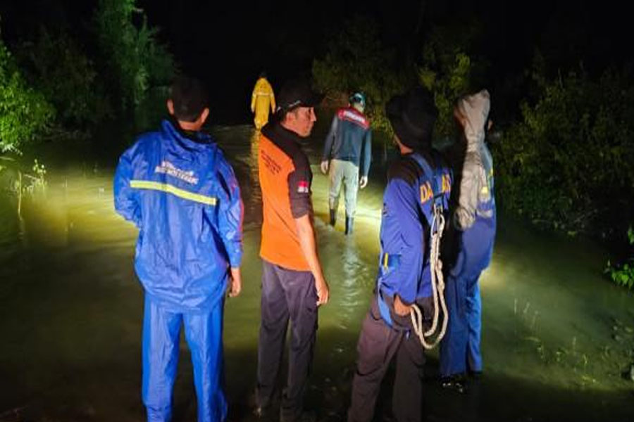 14 Orang Pekerja Terjebak Banjir, Akibat Luapan Sungai Lhok Gaca Aceh Besar