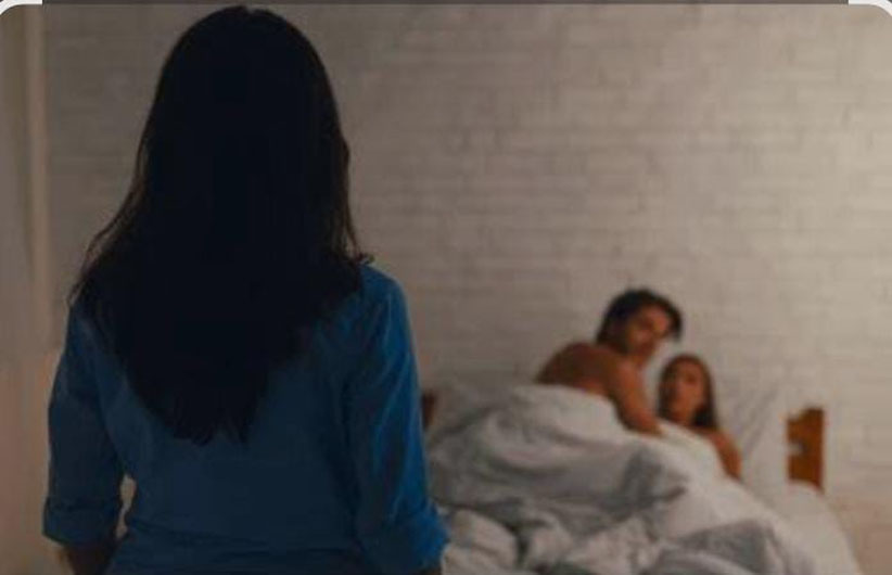 Hajab, Cinta Terlarang Terjadi, Oknum Kapus Rawat Inap Puskemas Suoh Digerebek Istri Bersama Bidan Desa Didalam Kamar