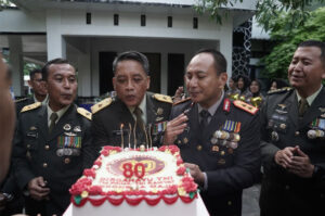 Kejutan Ulang Tahun TNI Ke-80,Kediaman Kasdam XIX/Tuanku Tambusai di Sambangi Kapolda Riau