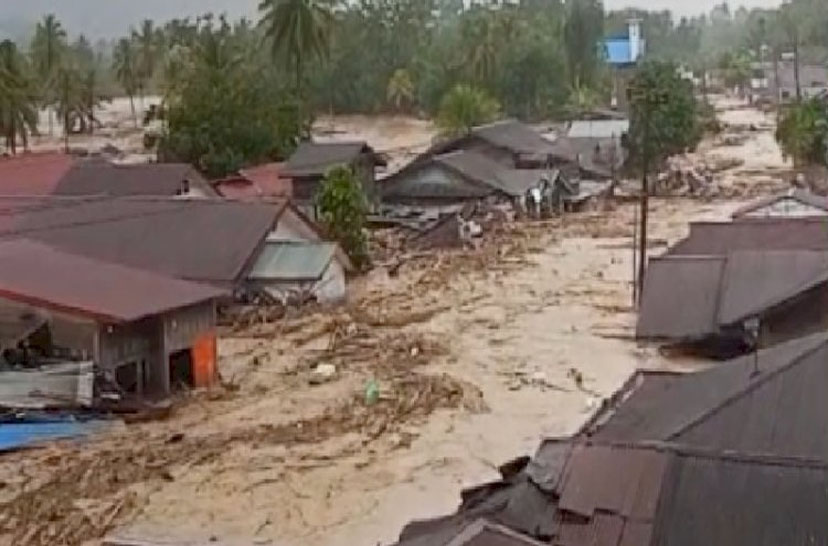 Banjir Bandang Dan Longsor Yang Terjadi Di 8 Kota Di Sumut, 17 Orang Meninggal Dunia, 58 Orang Luka