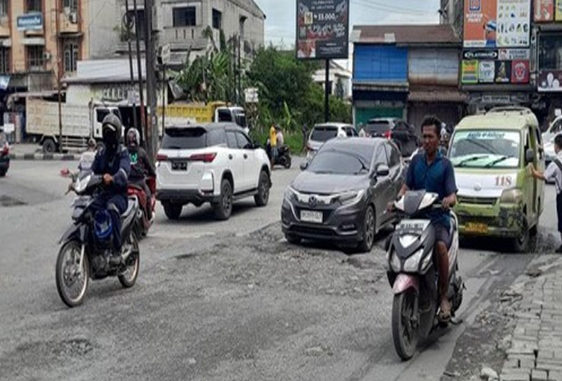 Jalan Di Simpang Kantor Rusak Parah, Kementerian PUPR Tak Merespon, Begini Kata Kadis SDABMBK Kota Medan