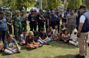 Kampung Narkoba Di Pekanbaru Di Grebek, 14 Orang Berhasil Diamankan