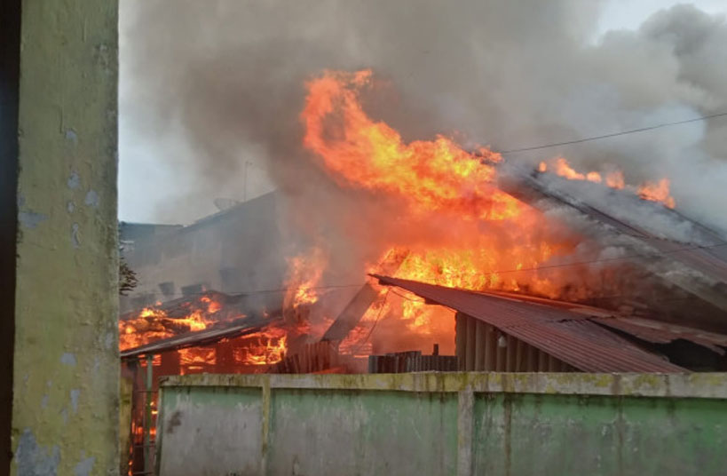 Kerugian Ditaksir Ratusan Juta, Satu Unit Rumah Permanen Hangus Terbakar Di Pekanbaru