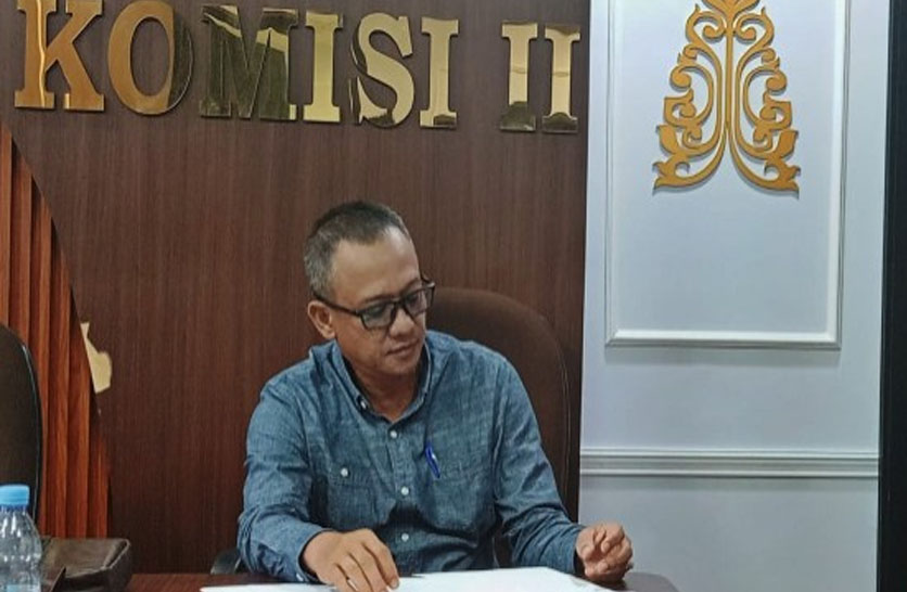 Pemko Pekanbaru Dinilai Tak Mampu Jaga Keindahan Kota, PK5 Liar Masih Berjualan Diatas Trotoar