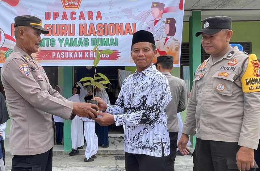 Polres Dumai Gelar Green Policing, Edukasi Siswa MTs YAMAS Bukit Kapur tentang Cinta Lingkungan