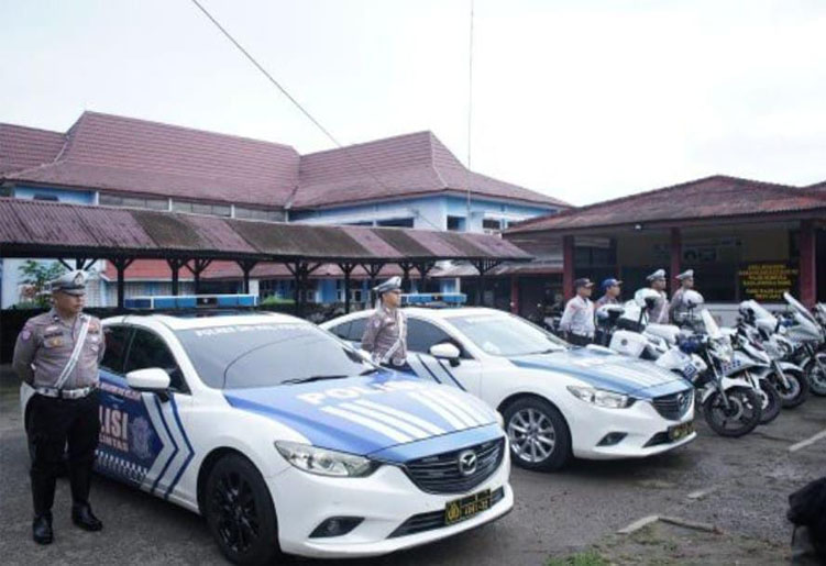 Polres OKI Adakan Apel Gelar Pasukan Operasi Zebra Musi 2025 Di Halaman Mapolsek Kayuagung