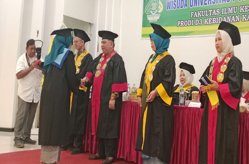 Bupati Asahan Apresiasi Wisuda Fakultas Kesehatan Prodi D - III Kebidanan UNIPAL Kampus Asahan