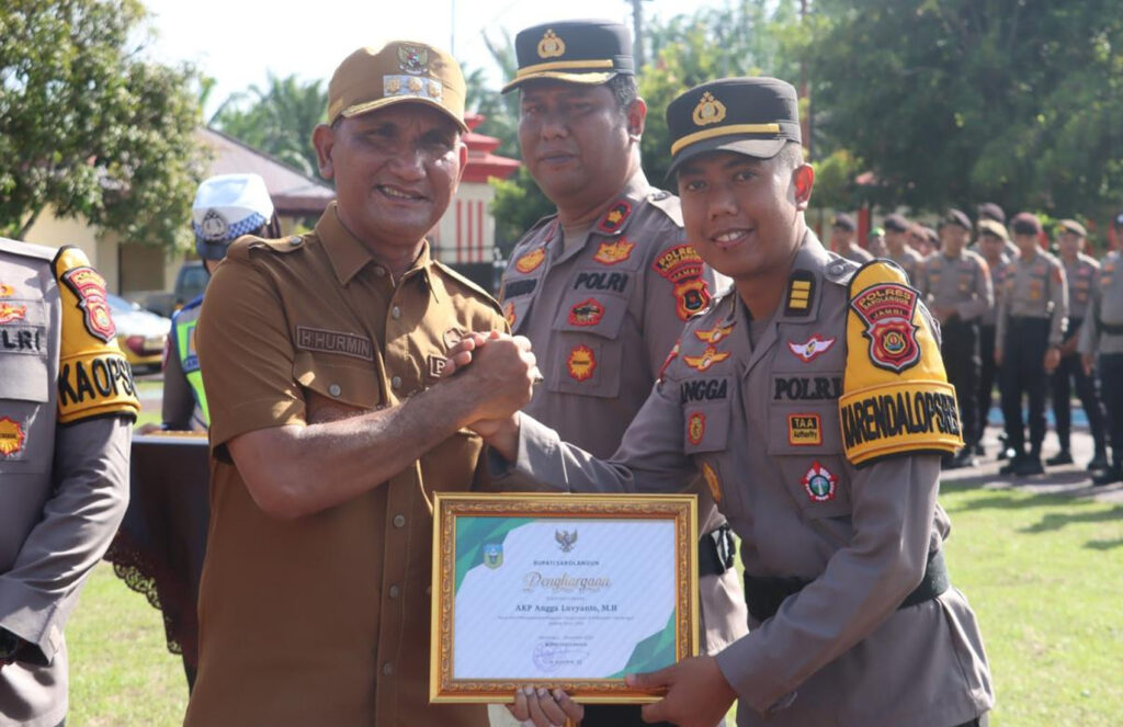 Bupati Sarolangun Dan Kapolres Pimpin Apel Gelar Pasukan Ops Kepolisian Terpusat ‘Lilin 2025’.