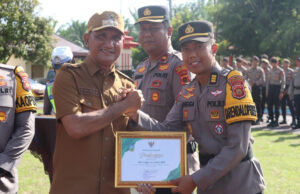 Bupati Sarolangun Dan Kapolres Pimpin Apel Gelar Pasukan Ops Kepolisian Terpusat ‘Lilin 2025’.