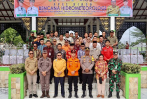 Hadiri Apel Siaga Bencana, Polres Sarolangun Dukung Penuh Penanggulangan Bencana Hidrometeorologi di Kabupaten Sarolangun.