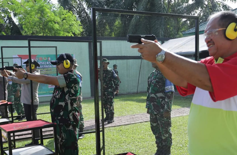 Komandan Kodim 0208/Asahan Bersama Forkopimda Ikuti Eksibisi Olahraga Menembak Executive Dan Air Rifle