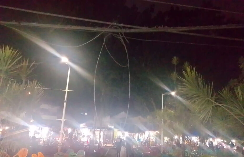 Lapor Pak Wali Kota, Jaringan Kabel Listrik Dan Lampu Penerangan Pasar Kuliner Jalan Cut Nyak Dien Kota Pekanbaru Butuh Perhatian