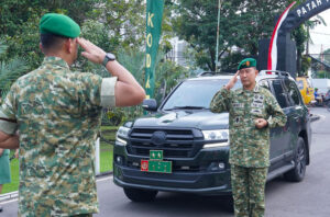 Mayjen TNI Hendy Antariksa Dan Ketua Persit KCK Disambut Di Makodam 1/BB