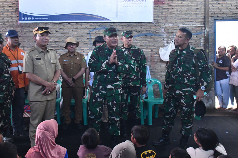 Pangdam I/BB Tinjau Lokasi Banjir Bandang Dan Tanah Longsor Di Batang Toru