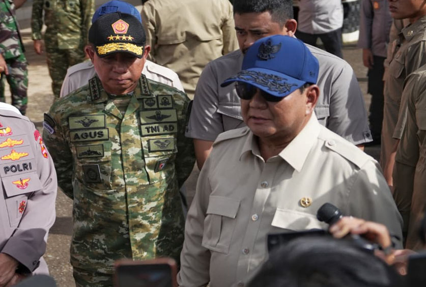 Presiden Ri Tiba Di Bandara Silangit Untuk Meninjau Penanganan Bencana Di Tapanuli Tengah