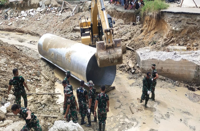 Satgas Gulbencal Kodam I/BB Lanjutkan Pembangunan Jembatan Aramco Di Sei Litur Tasik, Langkat