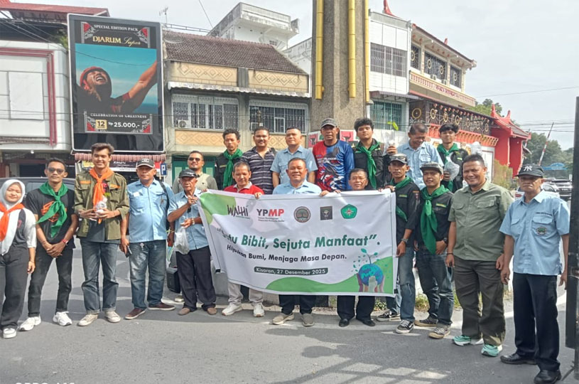 Sejumlah Aktivis Lingkungan Kabupaten Asahan Bagikan 2000 Bibit Pohon