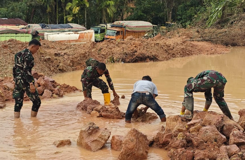Tim Gulbencal Kodam I/BB Percepat Pembukaan Akses Jalan Tarutung - Simpang Rampah -Sibolga