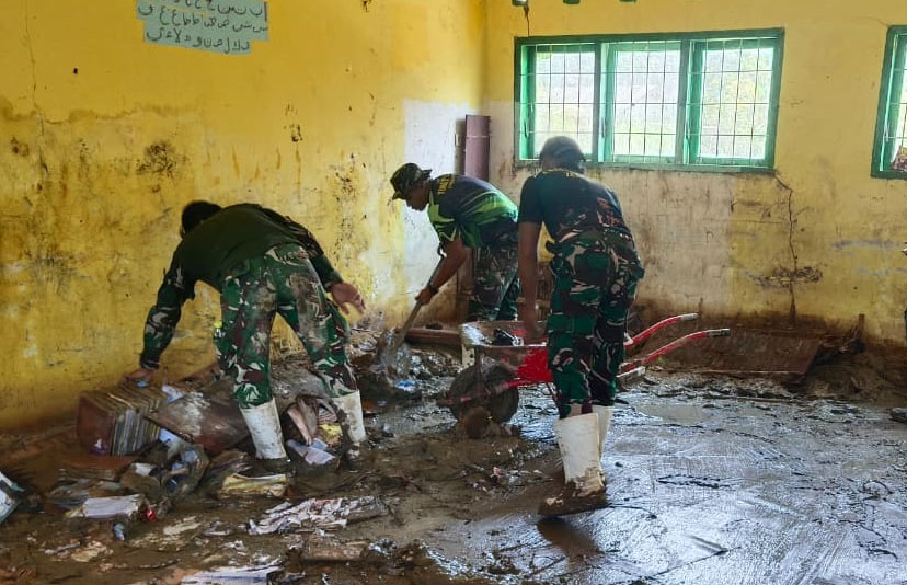 Satgas Gulbencal Kodam I/BB Pulihkan SDN 101305 Bandar Tarutung, Siswa Kembali Bersekolah