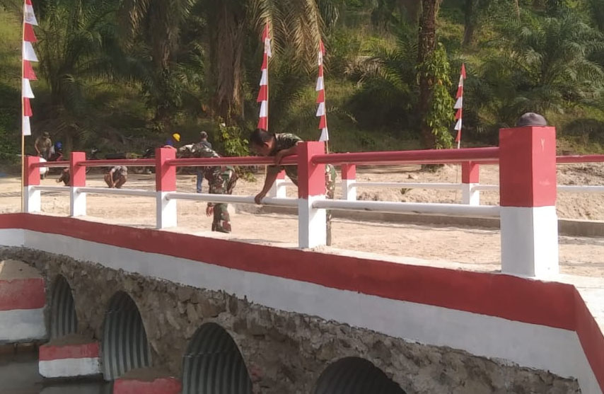 Kodim 0204/DS Rampungkan Jembatan ARMCO di Dusun I Korajim, Mobilitas Warga Makin Lancar