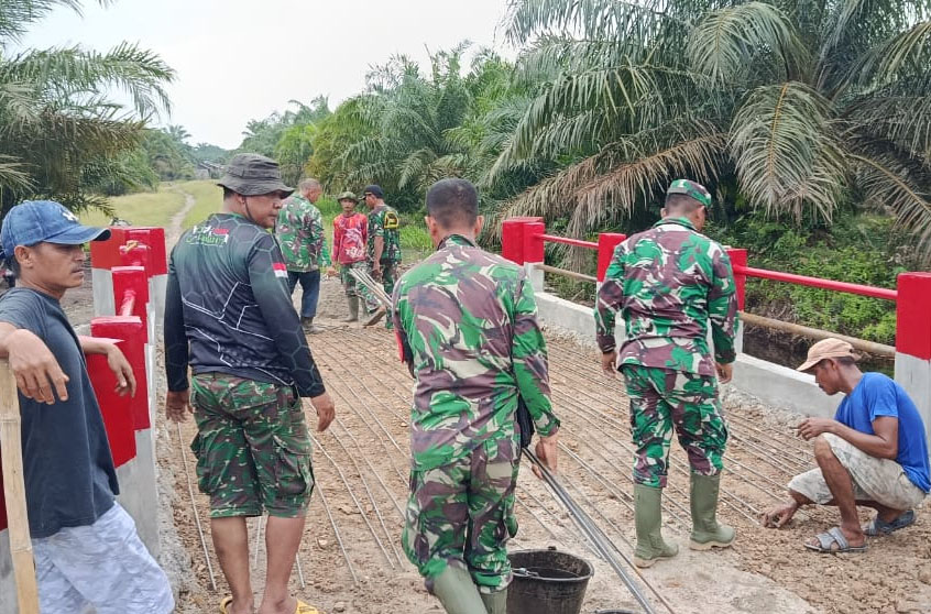 Kodim 0209/Labuhanbatu Tuntaskan Pembangunan Jembatan di Desa Sukarame Baru