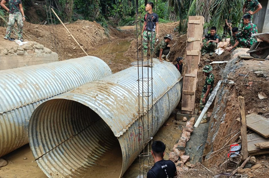 Kodim 0205/TK Rampungkan Pembangunan Jembatan Aramco Penghubung Desa Lau Garut - Mardingding