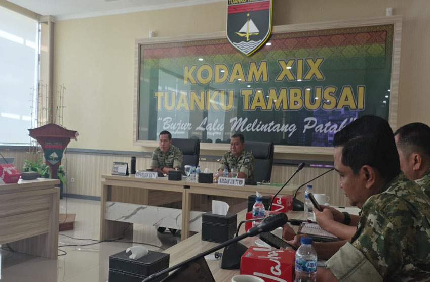 Pangdam XIX/Tuanku Tambusai Mayjen TNI Agus Hadi Waluyo Bersama PJU Pantau Situasi Wilayah Pada Peringatan Hari Buruh
