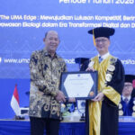 Bupati Langkat, Syah Afandin Raih Penghargaan Alumni Inspiratif UMA