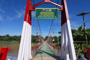 Kodim 0209 Labuhan Batu Tuntaskan Perbaikan Jembatan Gantung di Kecamatan Kampung Rakyat