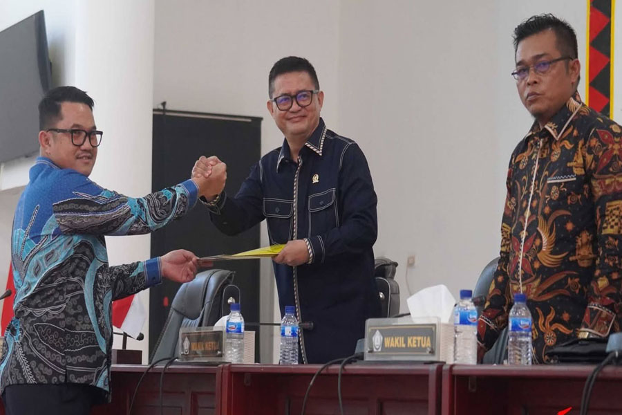 PJ. Sekda Hadiri Paripurna DPRD Kabupaten Nias Selatan
