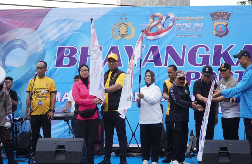 Wabup Langkat Tiorita Bersama Kapolres Langkat Lepas 2600 Peserta Bhayangkara Sport Day Fun Run 5K